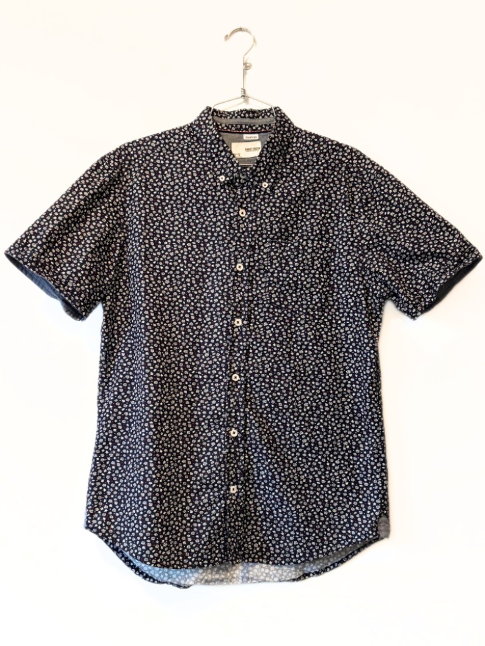 Sunrise Kingdom Navy Micro Floral Short Sleeve Button-Down Shirt Size M